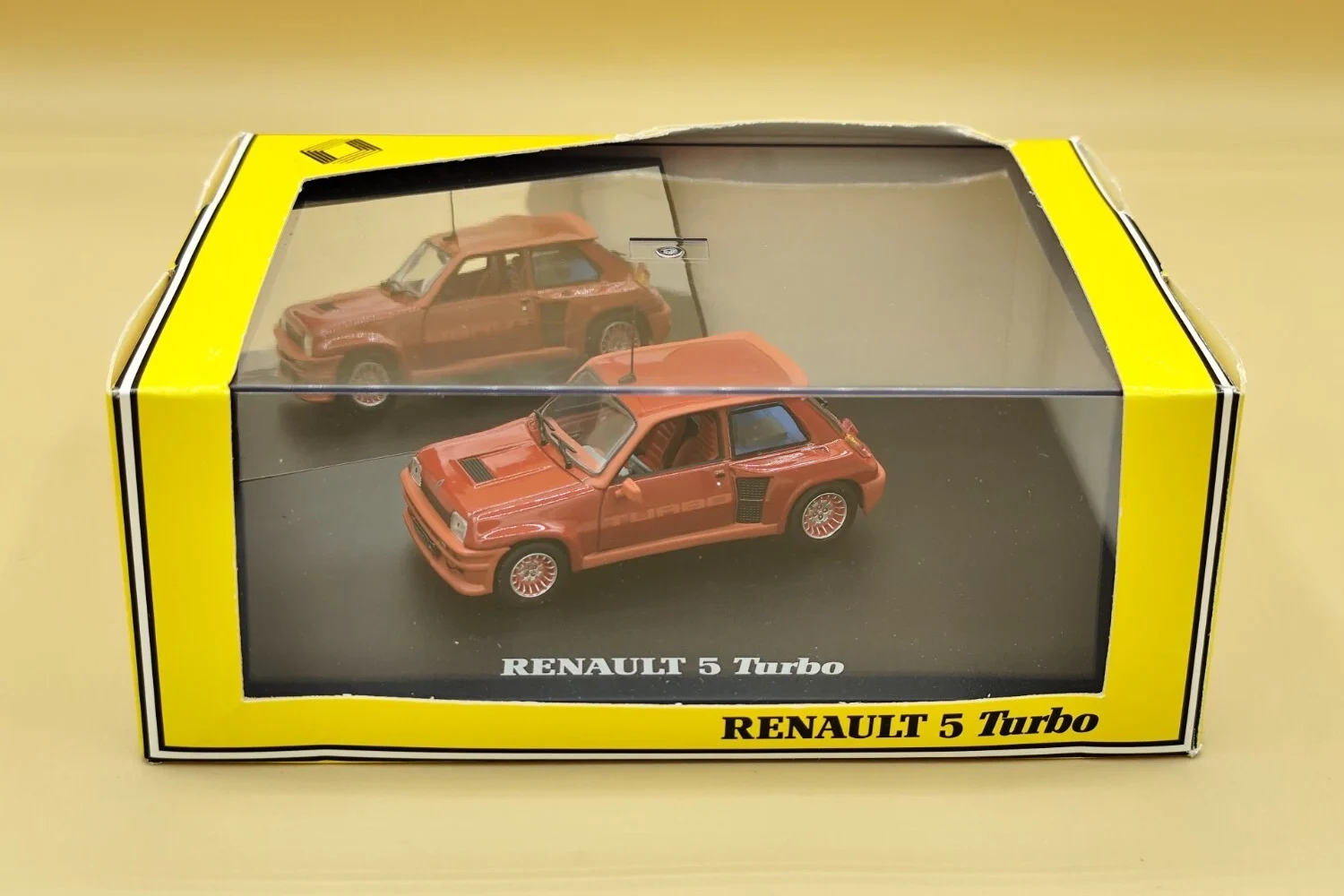 1980_Renault_5_Turbo_civile_Universal-Hobbies_UH1701_Rojo_07b