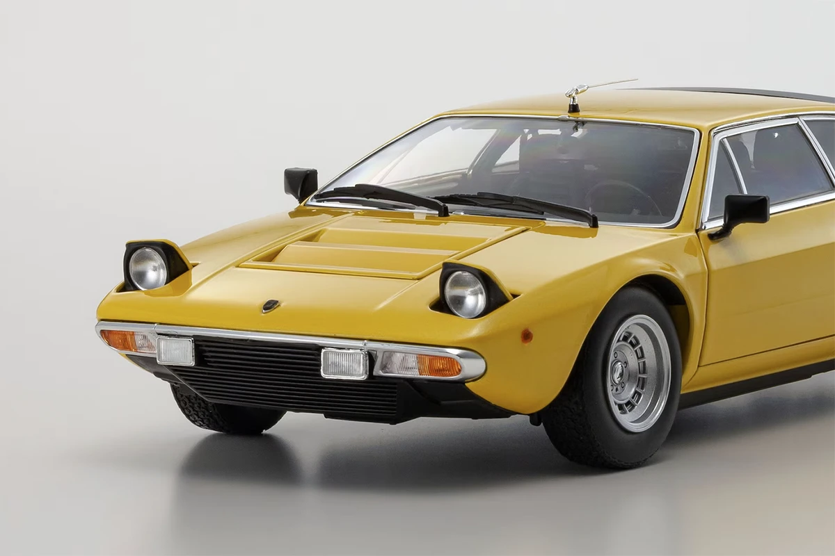 1973_Lamborghini_Urraco_P250_Kyosho_1-18_08446GY_Amarillo_06