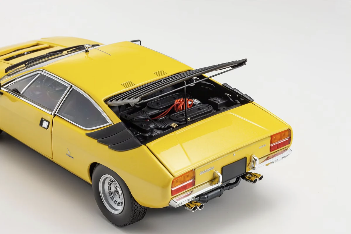 1973_Lamborghini_Urraco_P250_Kyosho_1-18_08446GY_Amarillo_07