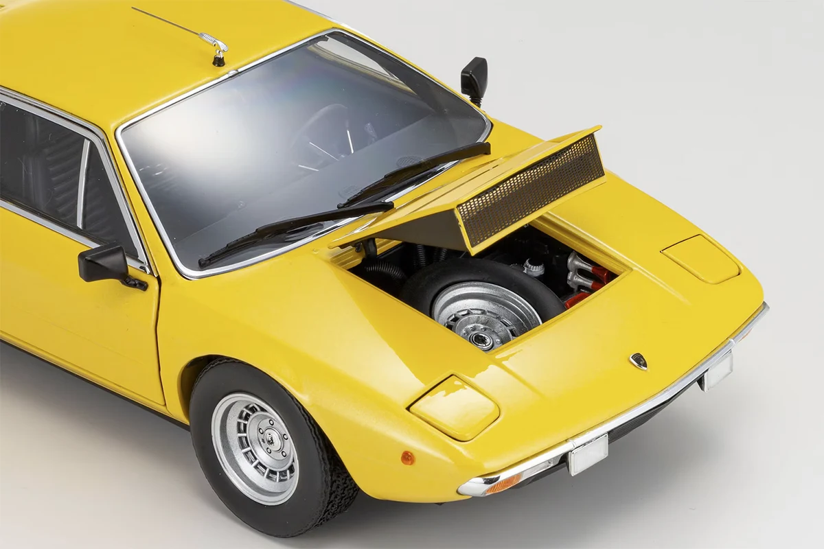 1973_Lamborghini_Urraco_P250_Kyosho_1-18_08446GY_Amarillo_08