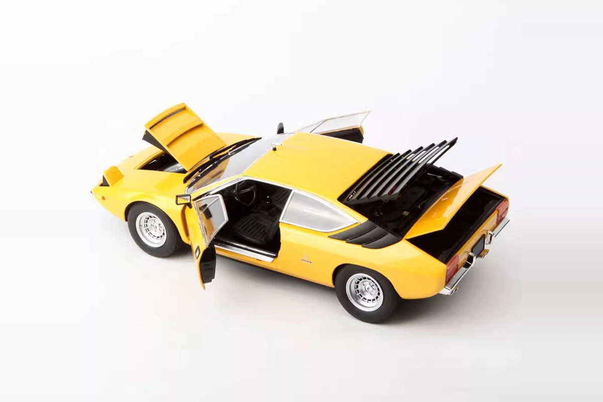1973_Lamborghini_Urraco_P250_Kyosho_1-18_08446GY_Amarillo_09