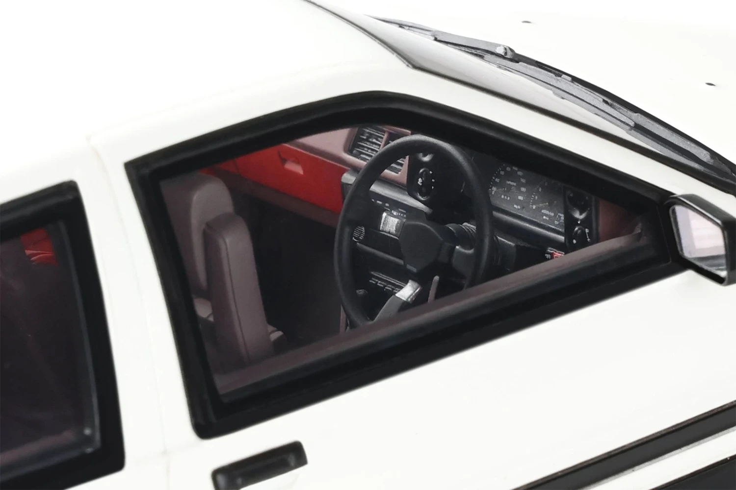 1985_Toyota_Sprinter-Trueno_GT-Apex_3-door_Ottomobile_1-18_OT444_Blanco_03