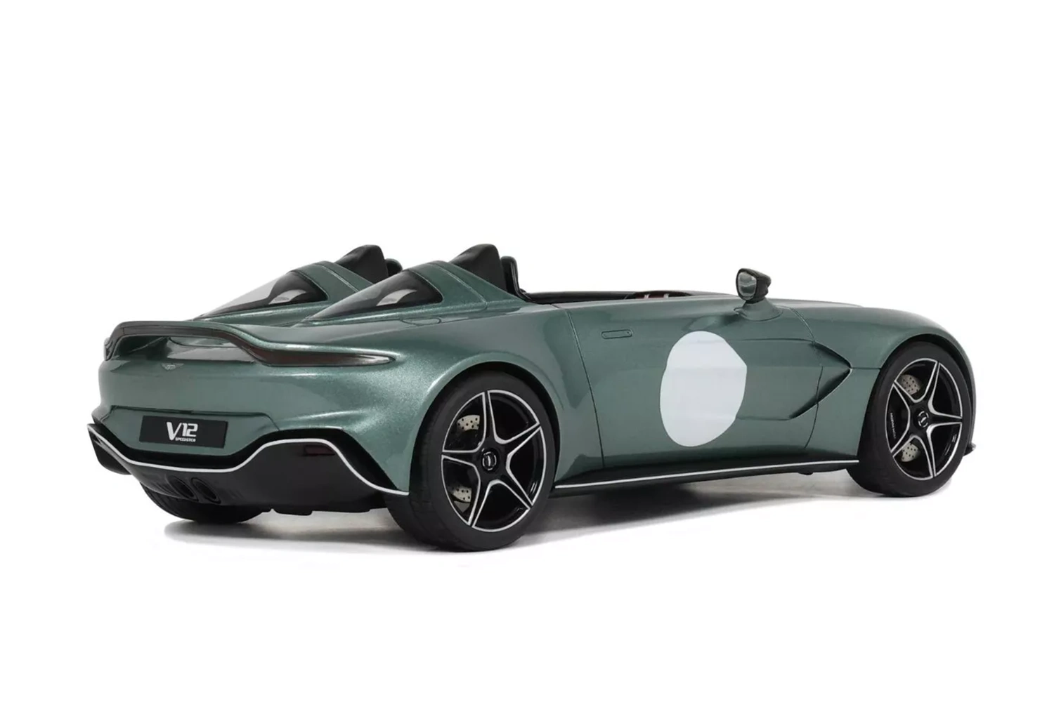 2020_Aston-Martin_V12-Speedster_GT-Spirit_1-18_GT906_verde_02b