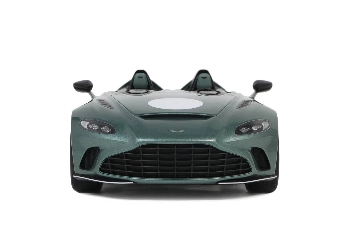 2020_Aston-Martin_V12-Speedster_GT-Spirit_1-18_GT906_verde_06b