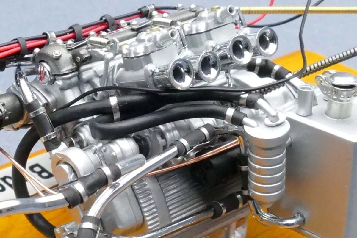 1959_Maserati_Tipo61-Birdcage_motor_CMC_1-18_M-126_04b