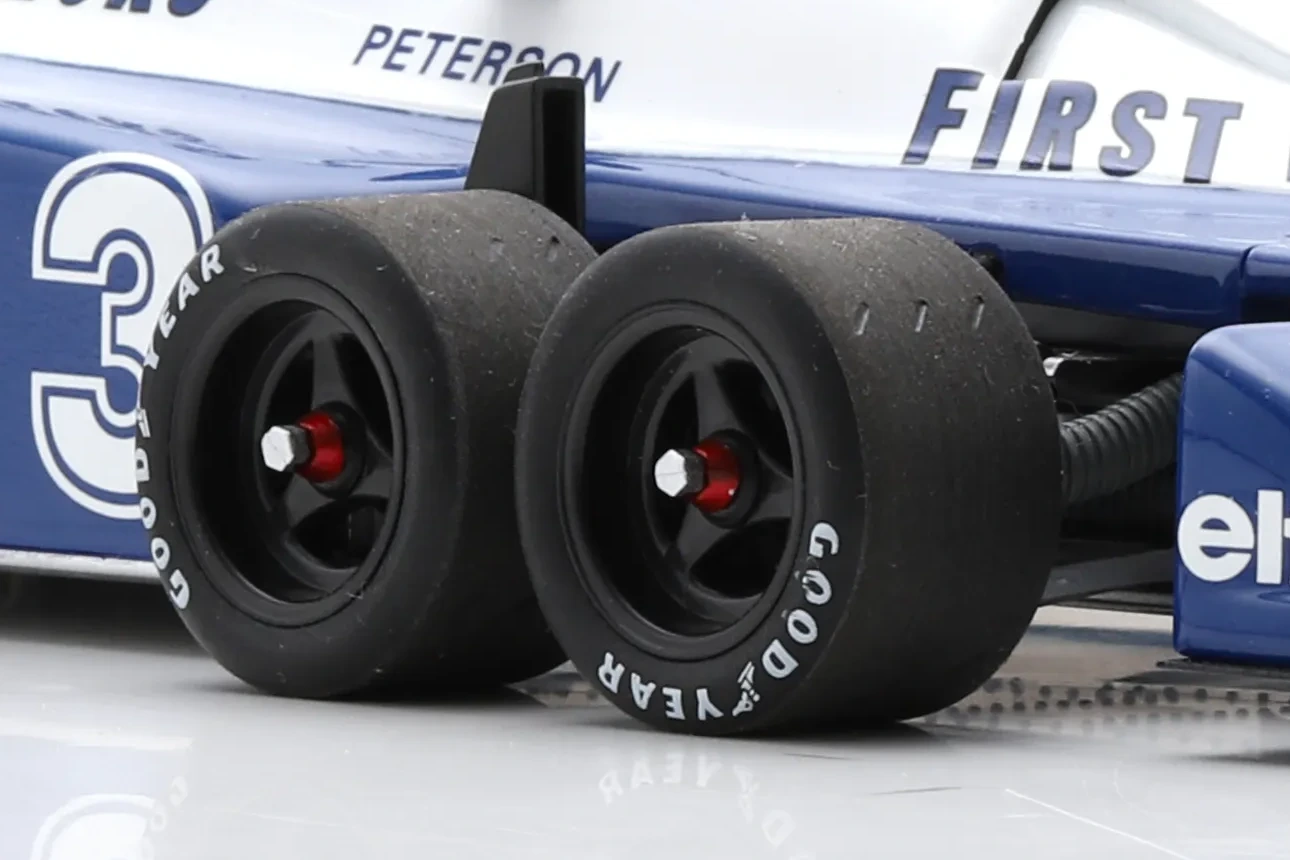 1977_Tyrrell_P34_B_Italian-GP_R-Peterson_Spark_1-18_18S573_00-d1