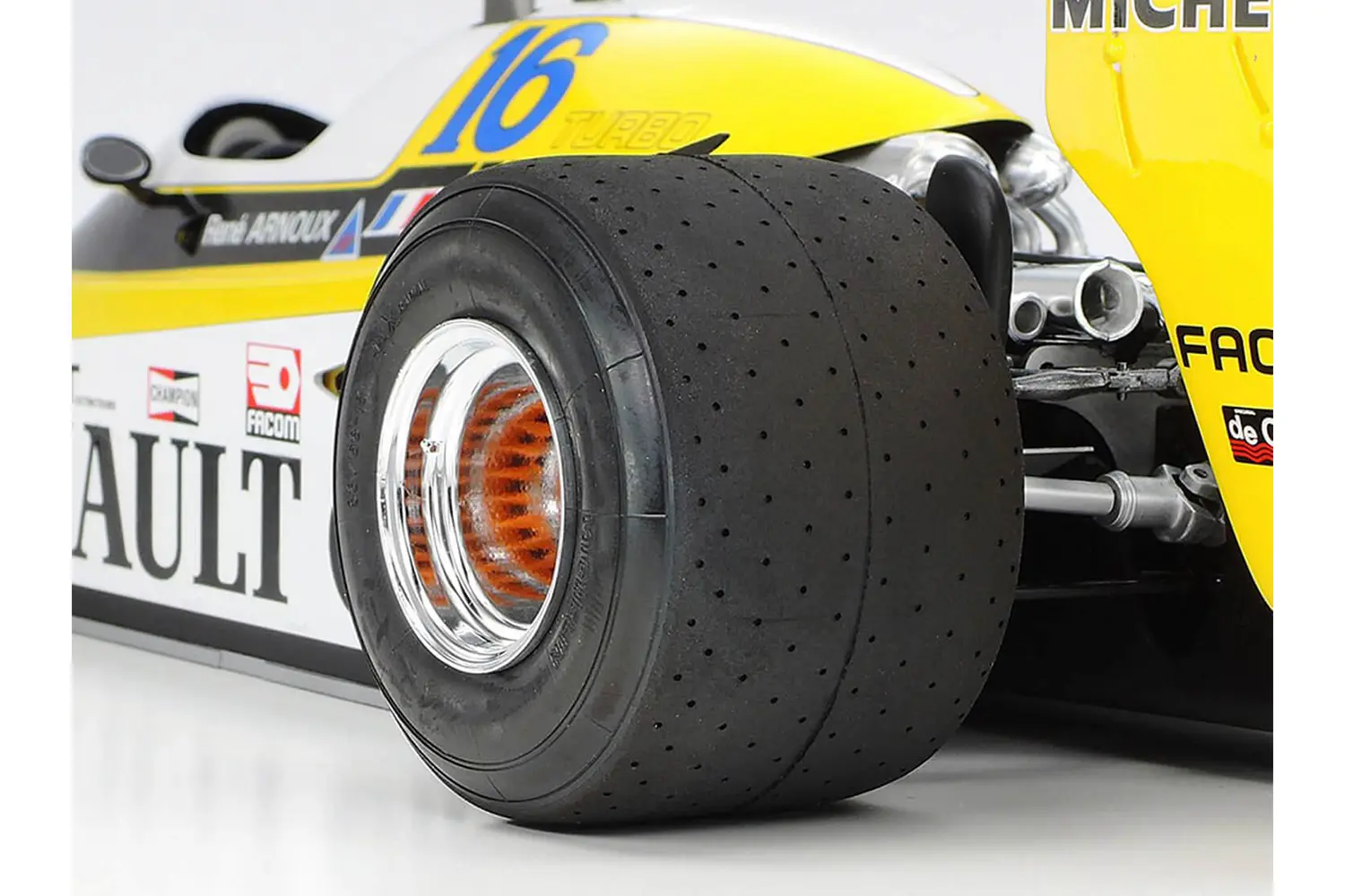 1980_Renault_RE20-Turbo_Tamiya_1-12_12033_07b