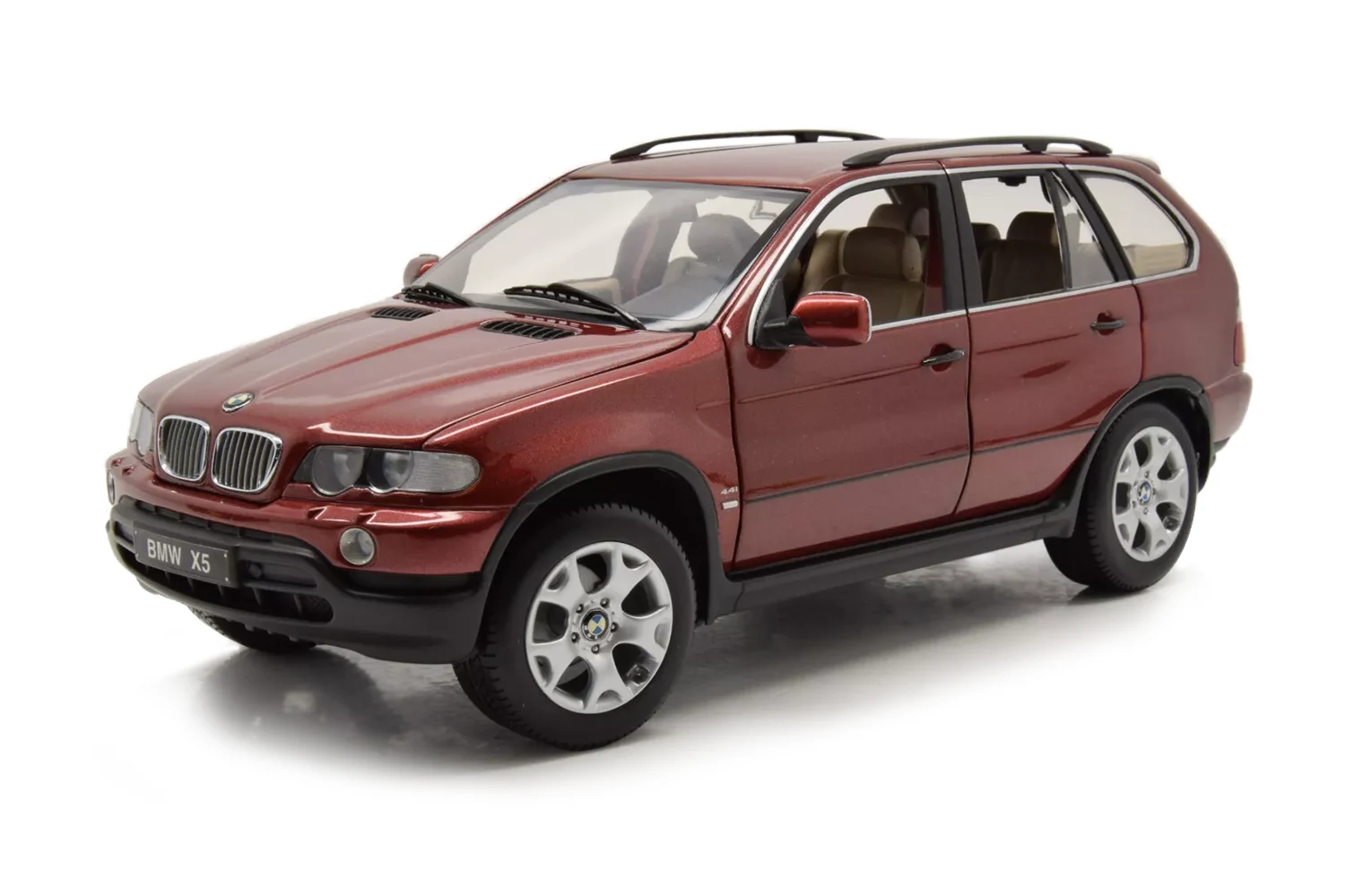 BMW X5 4.4i (E53, 2000)