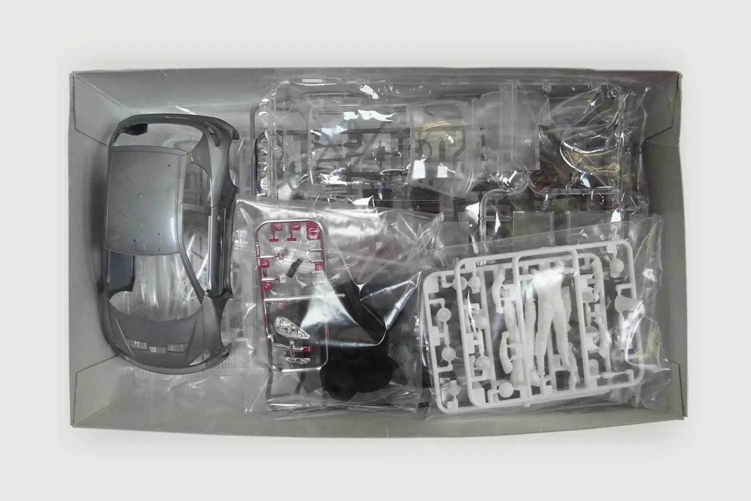 2002_Peugeot_206_WRC_New-Zealand-Rally_Tamiya_1-24_24262_06b