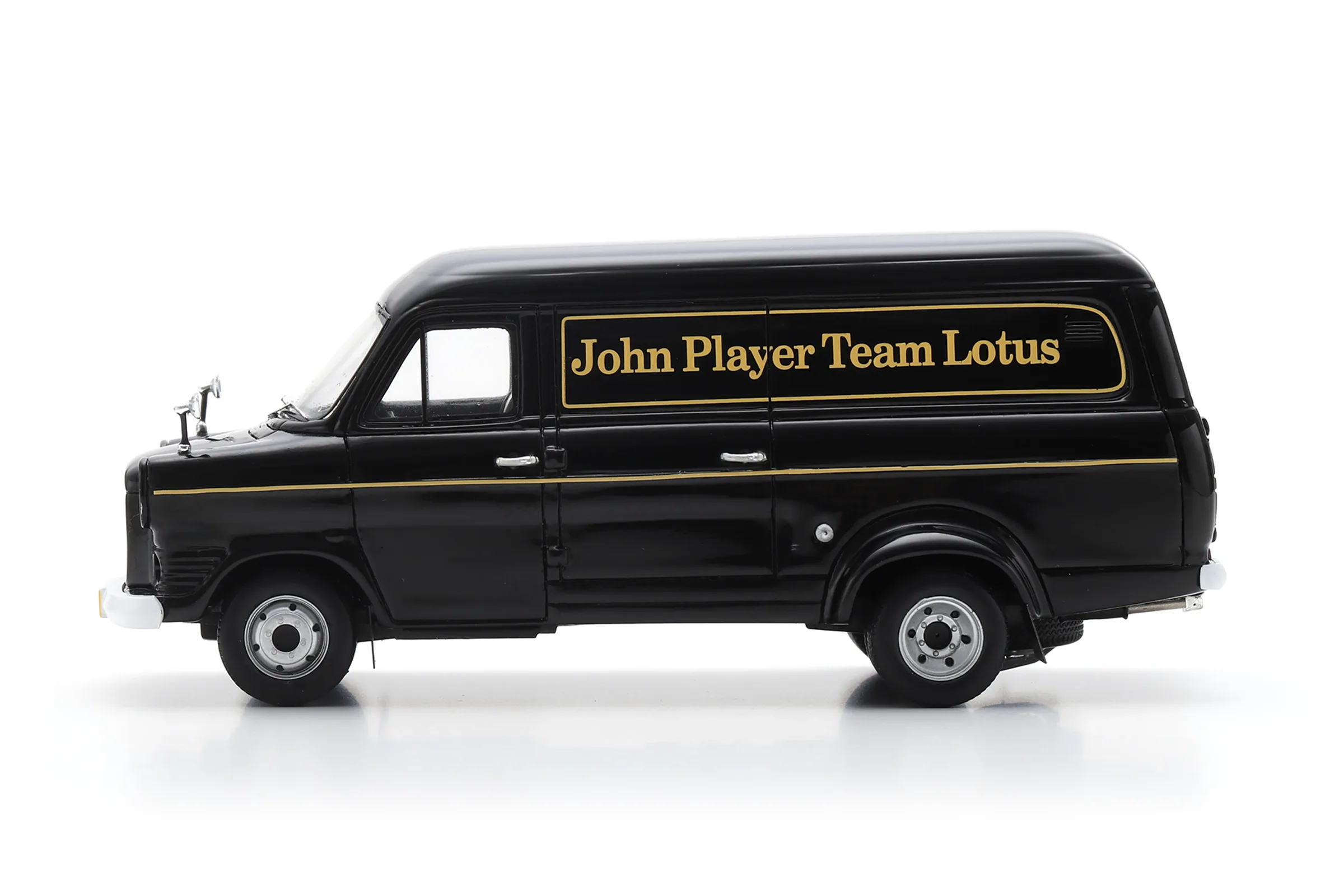 1973_Ford_Transit_JPS-Team-Lotus_Spark_S2697_01b