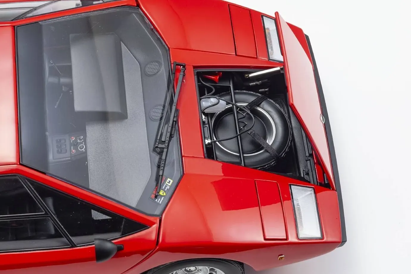 1974_Lamborghini_Countach_LP400_Kyosho_1-12_08611R_Rojo_08b