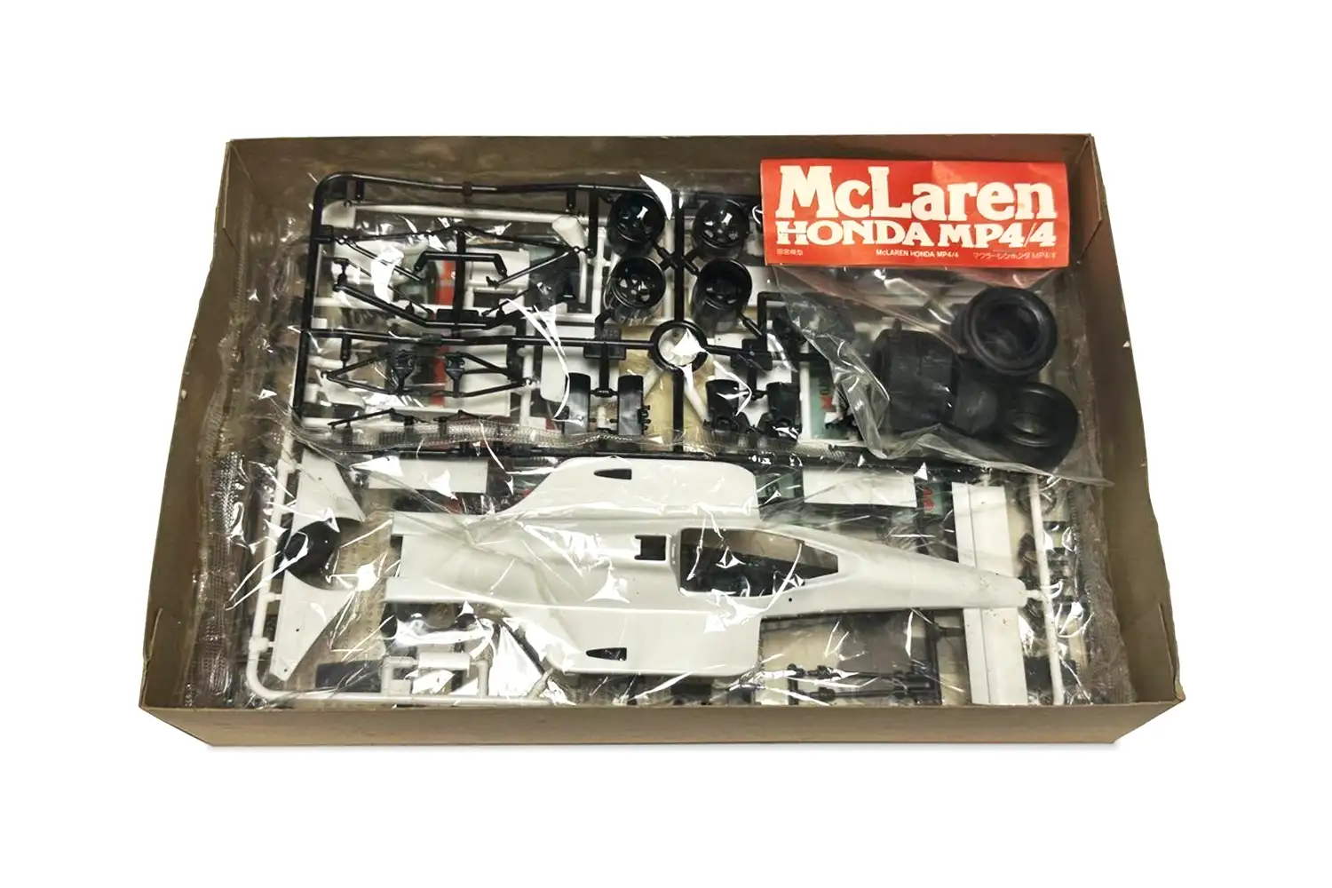 1988_McLaren_MP4-4_Tamiya_1-20_20022_01b