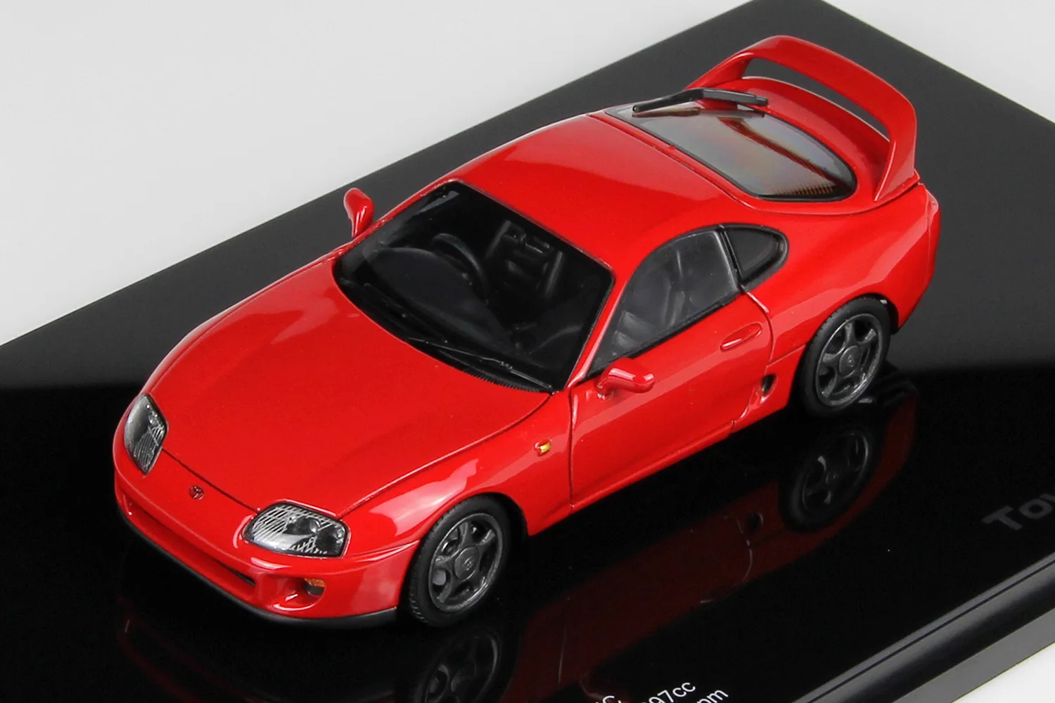 1993_Toyota_Supra_Mk4-A80_LCD-Models_1-43_LCD43009-RE_Rojo_14b