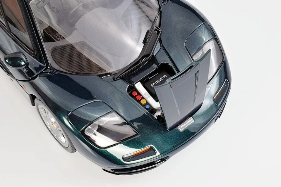 1993_McLaren_F1_XP5_LCD-Models_1-18_LCD18104-GR_Verde_09b