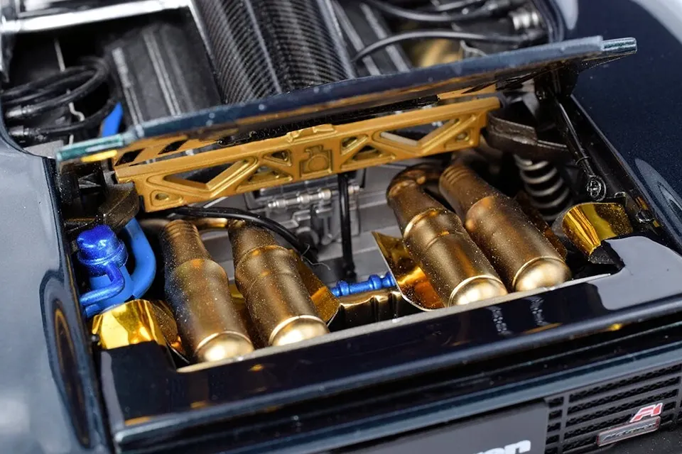 1993_McLaren_F1_XP5_LCD-Models_1-18_LCD18104-GR_Verde_11b