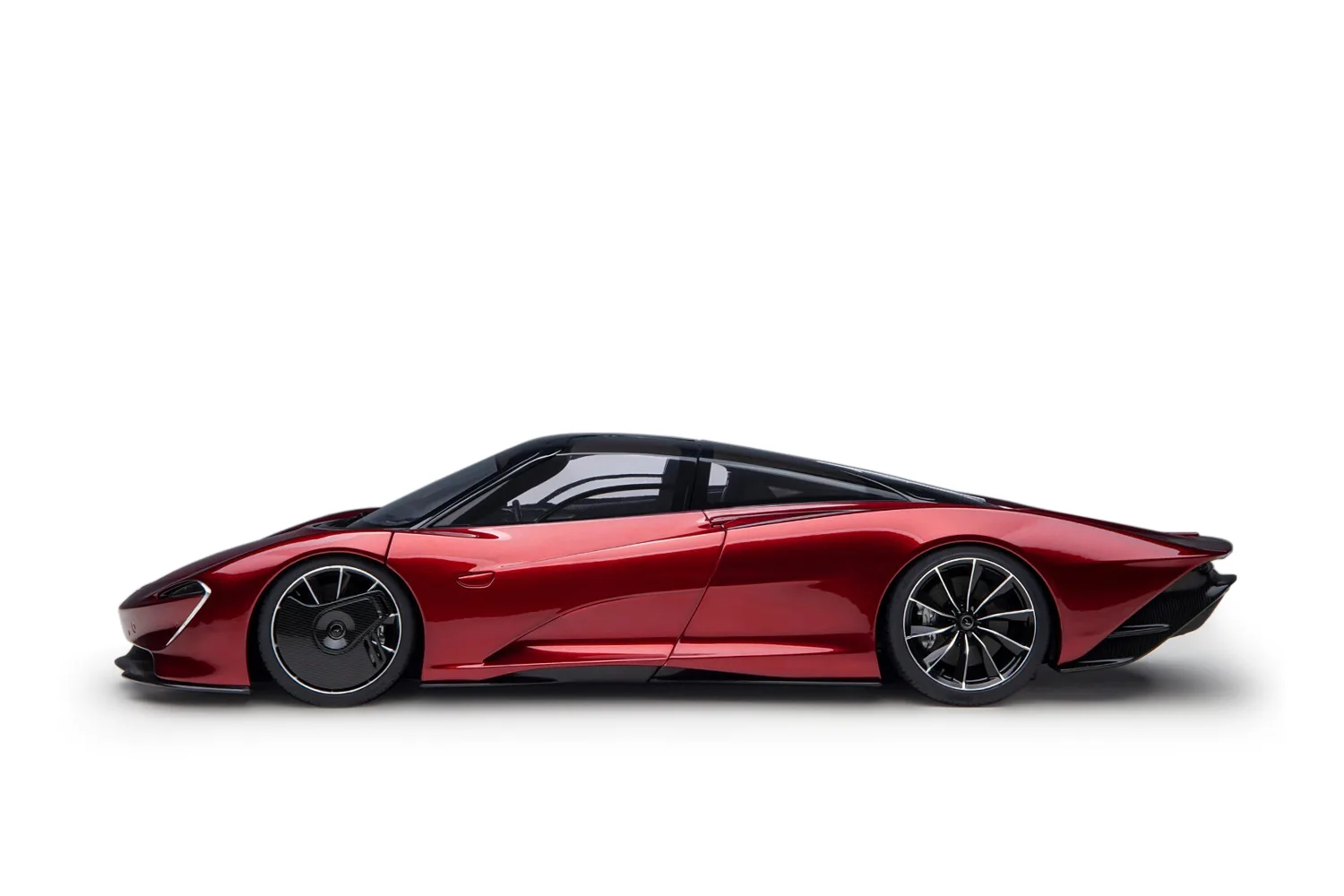 2018_McLaren_Speedtail_Autoart_1-18_76087_Red_01b