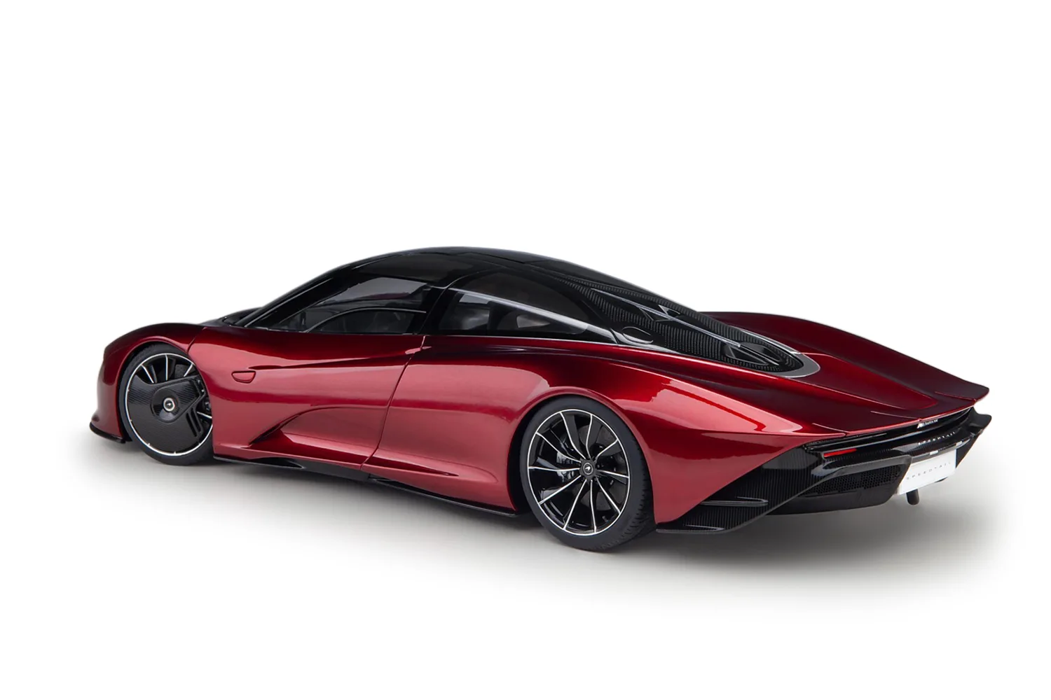 2018_McLaren_Speedtail_Autoart_1-18_76087_Red_02b