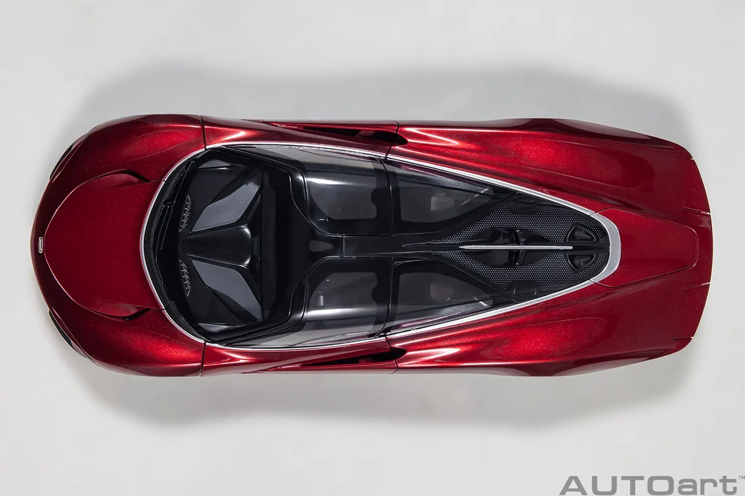 2018_McLaren_Speedtail_Autoart_1-18_76087_Red_08b