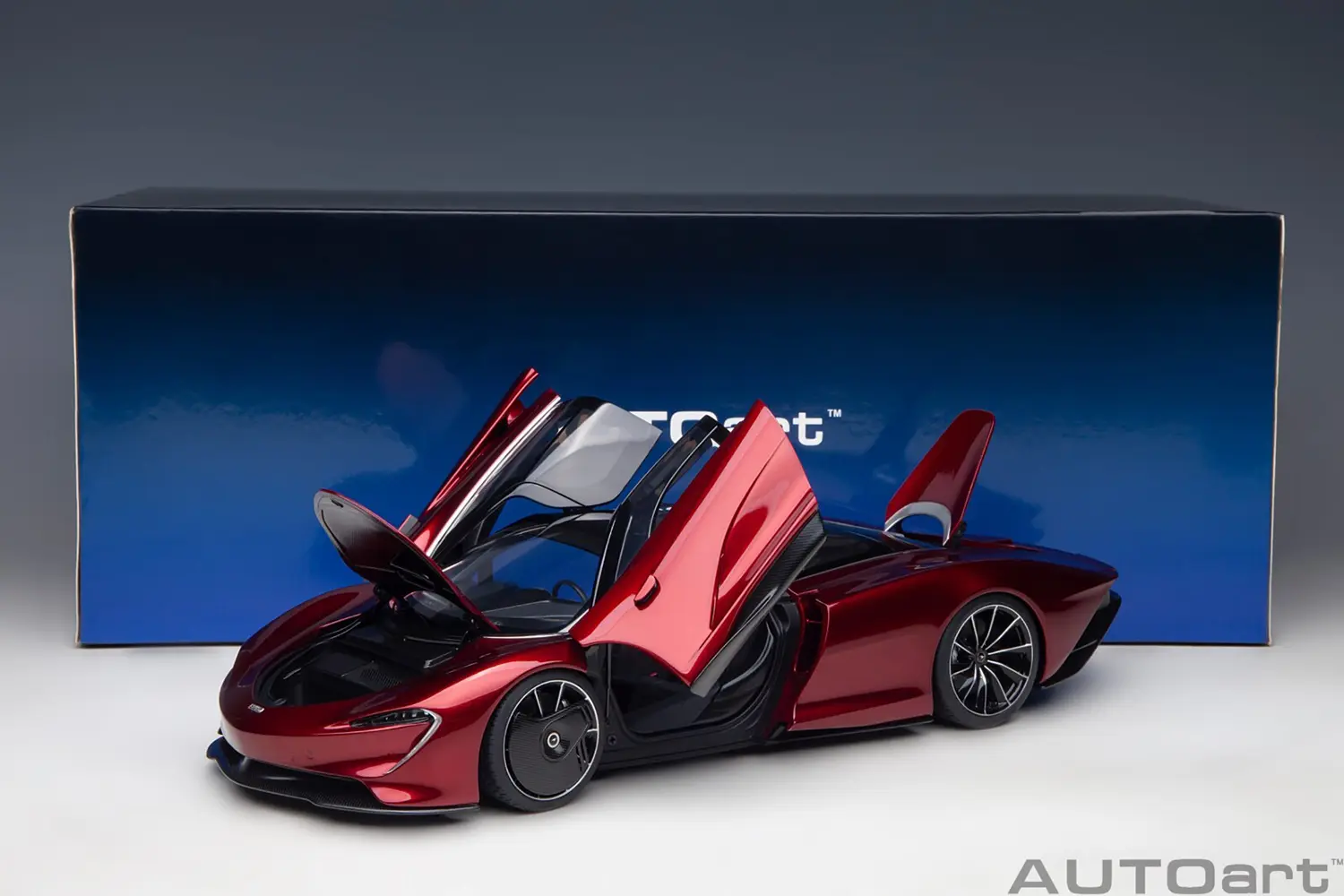2018_McLaren_Speedtail_Autoart_1-18_76087_Red_14b